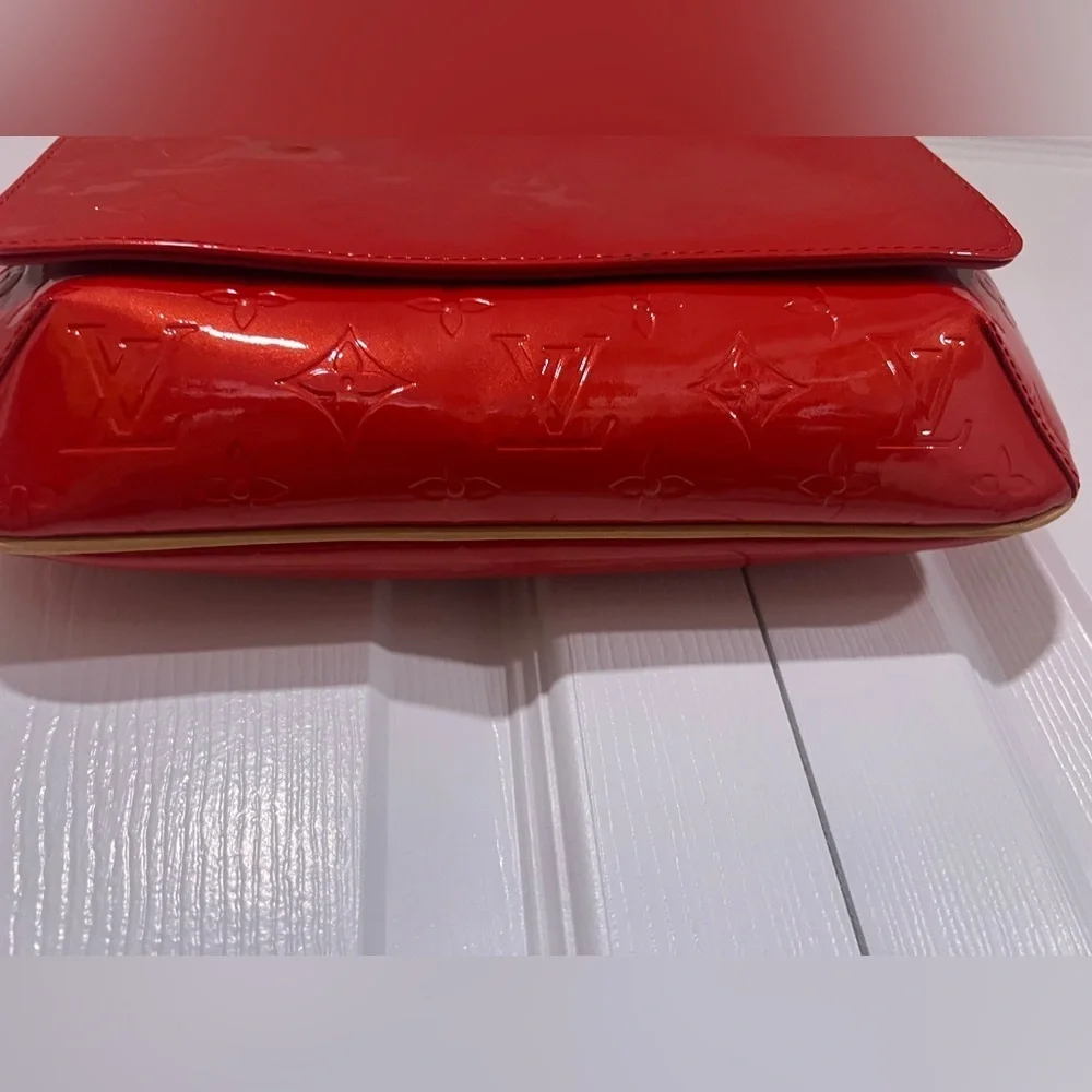 Louis Vuitton Monogram Vernis Thompson Street Shoulder Bag in Red Patent Leather